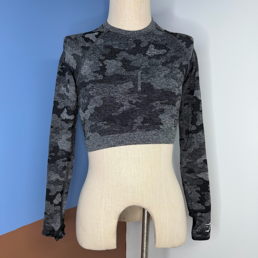 Gymshark Women’s Adapt Crop Top Camo Long Sleeve Black Gray Active Size Small